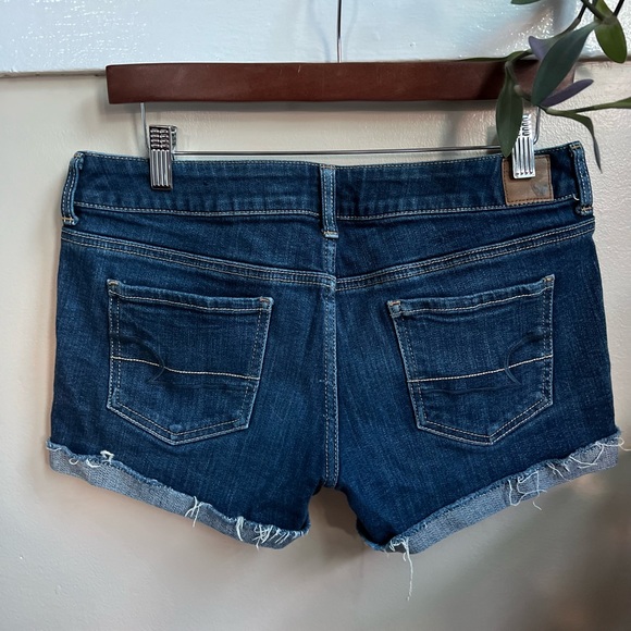 Size 8 Low Rise American Eagle Jean Shorts Strechy - Picture 5 of 6